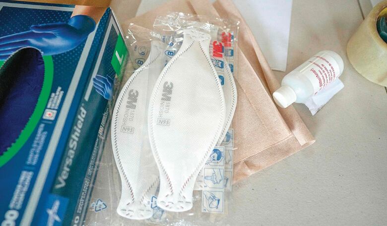 Pasan de  chapisteros a proveedores de mascarillas