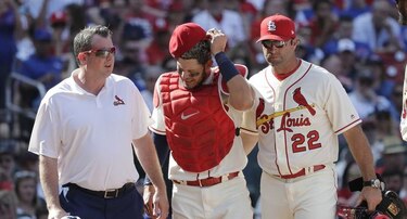 Yadier Molina se ausentará un mes con lesión en la ingle