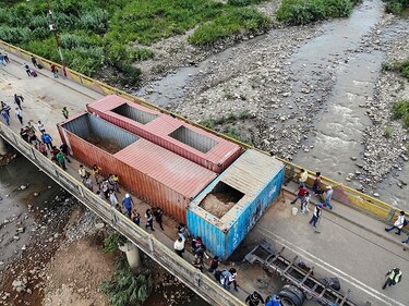 Venezolanos sienten leve respiro con reapertura de frontera con Colombia
