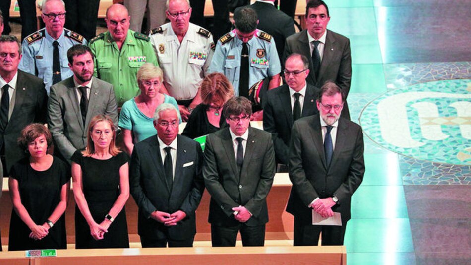 Barcelona rinde un tributo a las víctimas