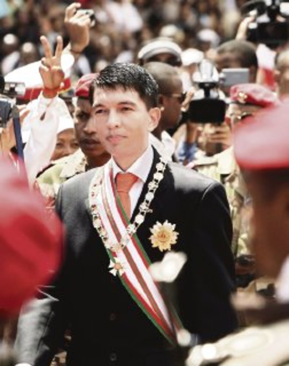 Andry Rajoelina asume el poder