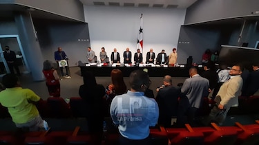 Juramentan a los presidentes de las comisiones permanentes de la Asamblea