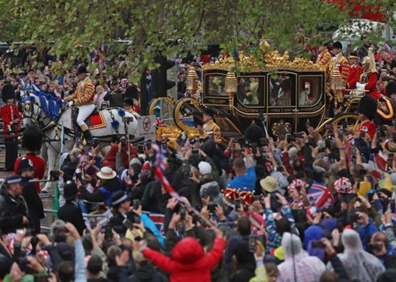 Dio inicio la histórica coronación del rey Carlos III