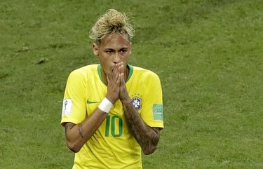 Neymar se entrena en el gimnasio tras decepcionante debut de Brasil
