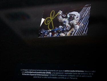 La historia de la bandera de Panamá que orbitó la Tierra