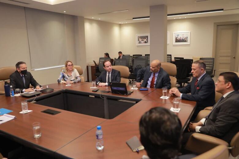 Cortizo dijo a los periodistas ‘váyanse tranquilos’, pero la Asamblea continuará las consultas sobre el proyecto de ley 1031