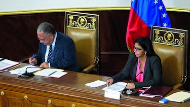 Disuelven Asamblea Nacional