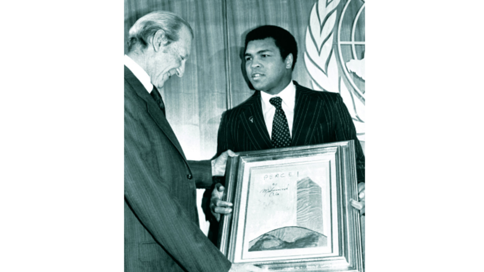 Peregrinaje al cementerio de Ali