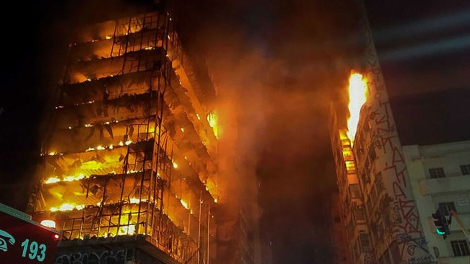 Un edificio de Sao Paulo colapsa, tras un incendio