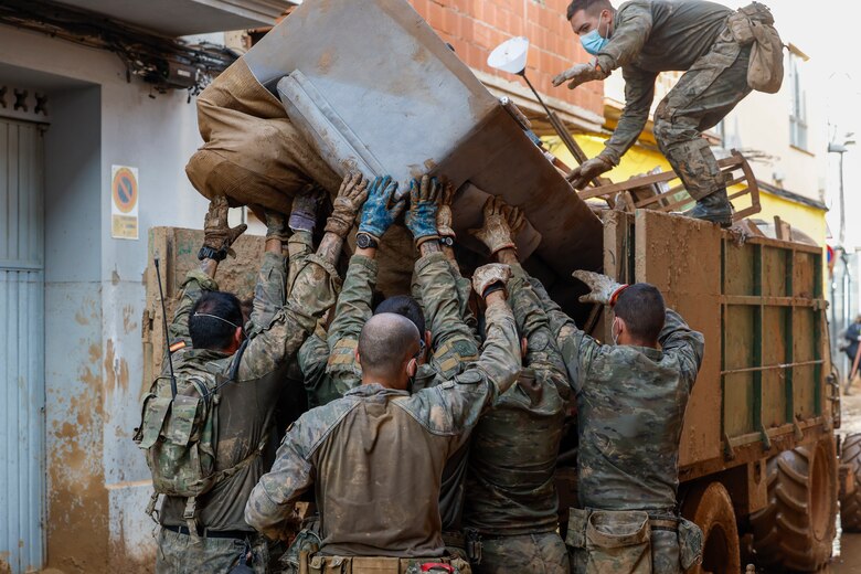 Presidente español defiende que sea la Generalitat valenciana quien gestione la emergencia por eficacia, respeto y responsabilidad
