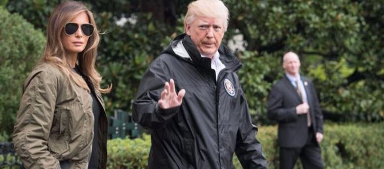 Melania Trump impacta con su ‘look’ para visitar las áreas inundadas por Harvey