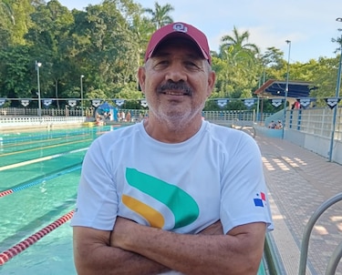 Carlos González, una vida dedicada a la natación panameña