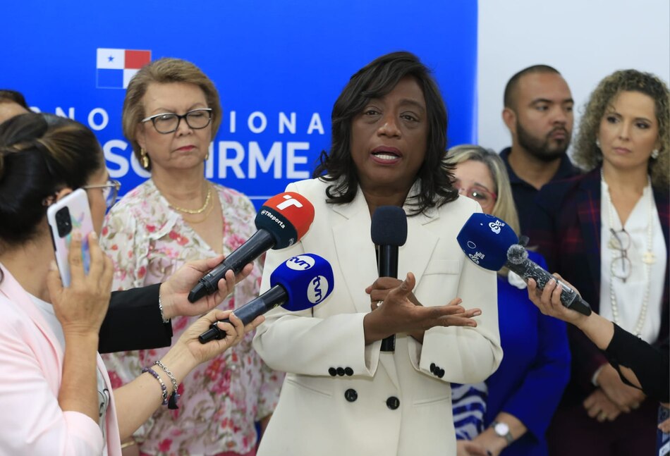 Ministra Molinar condena actos vandálicos contra centros educativos y pide cese de violencia