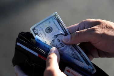 México recibe $37,933 millones en remesas hasta agosto