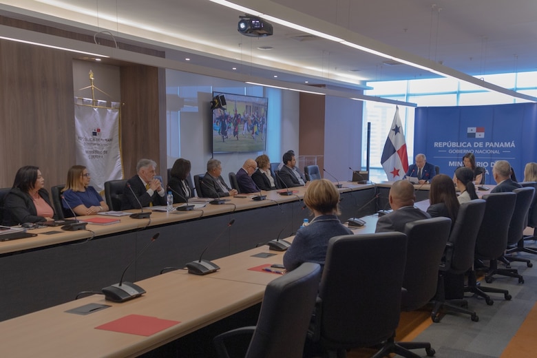 Empieza la transición en el Ministerio de Cultura