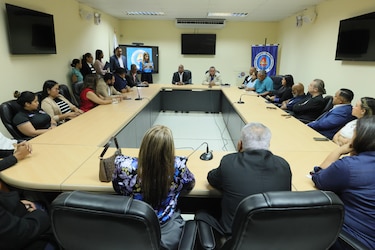 Más de 56% de las escuelas de manejo obtiene autorización tras evaluación de la ATTT