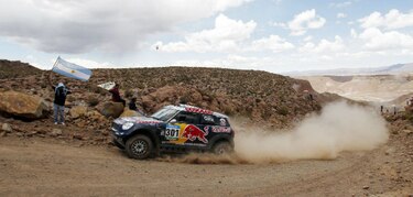 Al-Attiyah gana su quinta etapa y Coma no se confía