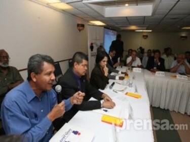 Mesa de diálogo continúa sin tener avances