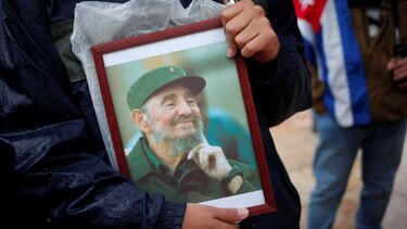 Con ceremonia privada entierran cenizas de Fidel Castro