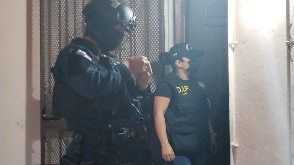 Detienen a una persona que presuntamente está relacionada con el robo a un banco en calle 50