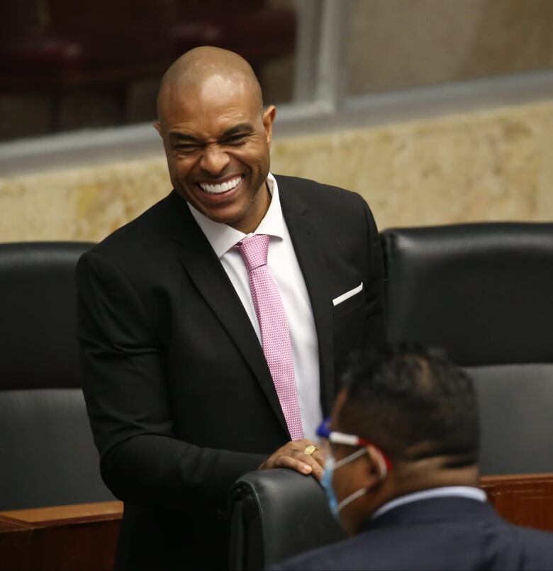 Abultada planilla del Estado, ¿apuesta del PRD para reelegirse?