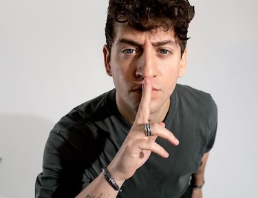 El DJ Gian Varela se desliga del apellido de su padre y cambia oficialmente su nombre artístico a DLACRUX