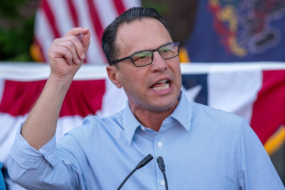 Policía busca al autor de un incendio en la residencia del gobernador de Pensilvania, Josh Shapiro