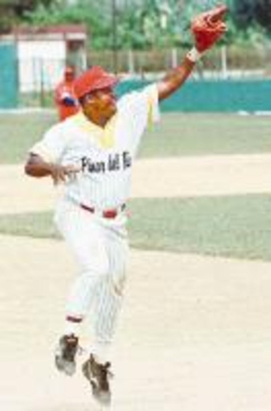 Buen debut del cubano Omar Linares en Japón