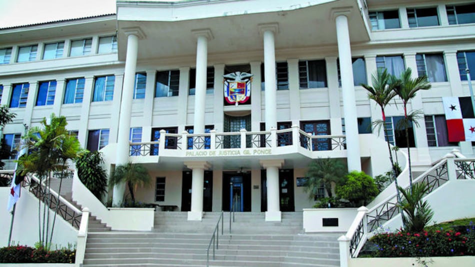 Universitarios describen cualidades que deben tener los nuevos magistrados de la Corte