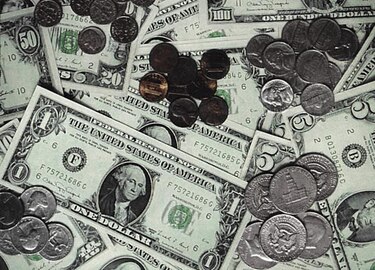 Baja dólar estadounidense por decepcionantes cifras de ventas minoristas