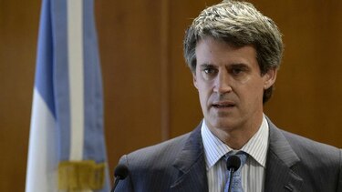 Argentina anunciará cese de restricciones a compra de dólares