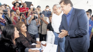 Alan García intenta gobernar Perú por tercera vez