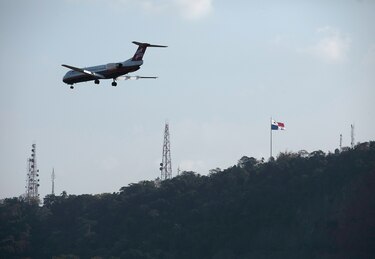 Cielo gris para vuelos locales