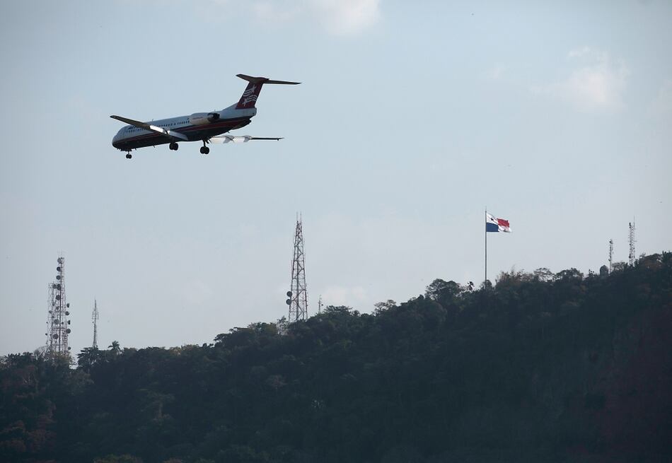 Cielo gris para vuelos locales