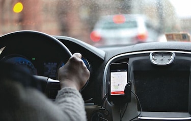 Plataformas de transporte selectivo ya no podrán cobrar más en efectivo