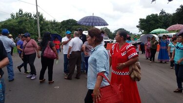 Docentes aprueban una huelga indefinida