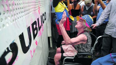 Abuelos desafían al presidente Nicolás Maduro