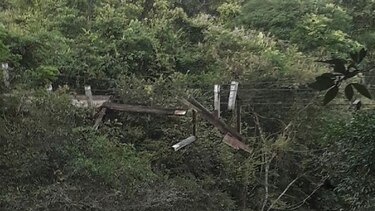 Se desprende parte del puente colgante que une las provincias de Herrera y Los Santos
