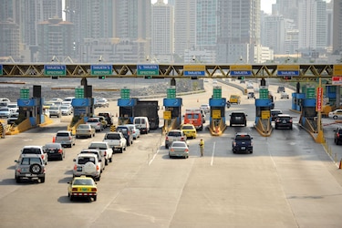 Cambios en el cobro de multas por saldo insuficiente en corredores y autopistas