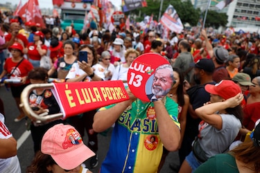 Lula moviliza a sus bases en la calle y las redes a tres semanas de las elecciones
