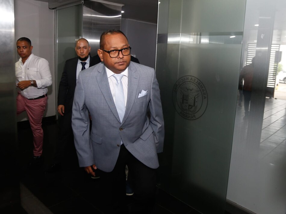 Raúl Pineda reaparece en la Asamblea; omitió hablar de los audios que lo vinculan con la operación Jericó