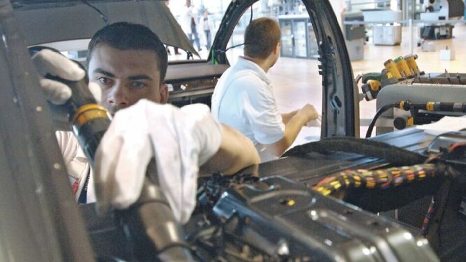 Volkswagen elevará gasto en automóviles eléctricos