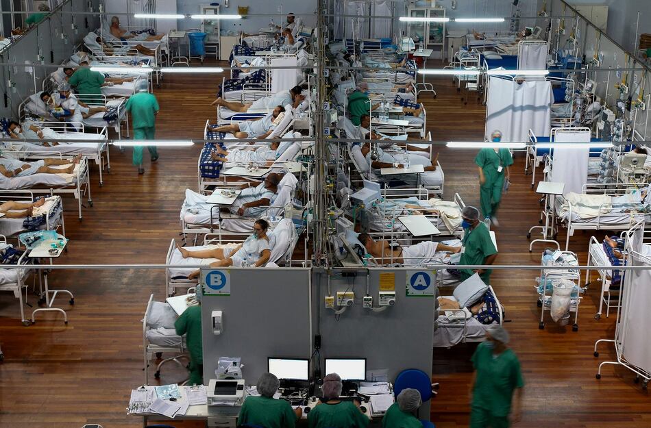 Brasil cierra el mes más mortal de la pandemia, mientras Francia aumenta restricciones
