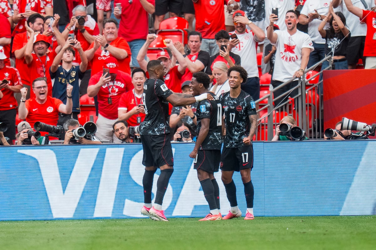 Canadá logra ante Catar su primera victoria mundialista y lamenta lesión de Koné