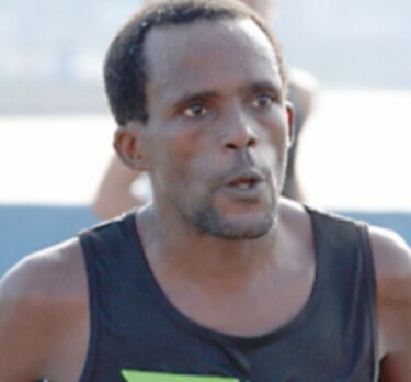 Keniano se impone en la Carrera por la Esperanza