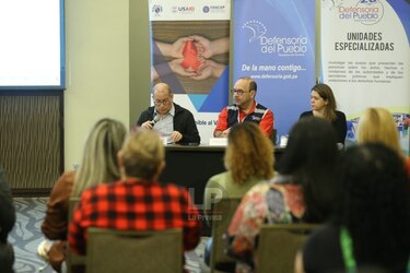 Informe sobre VIH de la Defensoría recomienda campañas de sensibilización en los más jóvenes