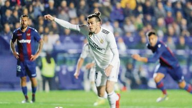 Real Madrid necesitó de dos penales para vencer al Levante y sigue tercero