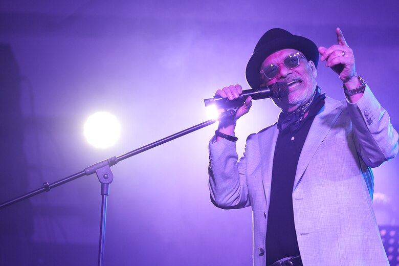 Omar Alfanno y el concierto íntimo que brindó en favor de la niñez panameña