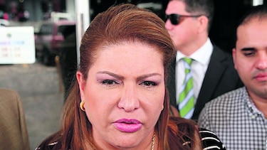 Mantienen impedimento de salida del país a Alma Cortés