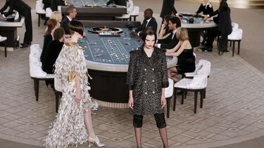 Chanel invita al mundo del espectáculo a jugar en su casino de alta costura